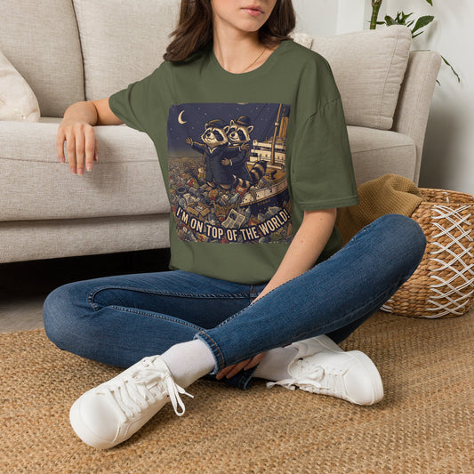 I’m On Top of the World! Raccoon Titanic Parody T-Shirt