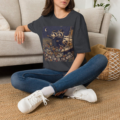I’m On Top of the World! Raccoon Titanic Parody T-Shirt